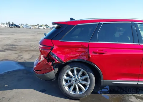 2021 Lincoln Corsair Standard z USA, uszkodzony, nr VIN 5LMCJ1C91MUL02754